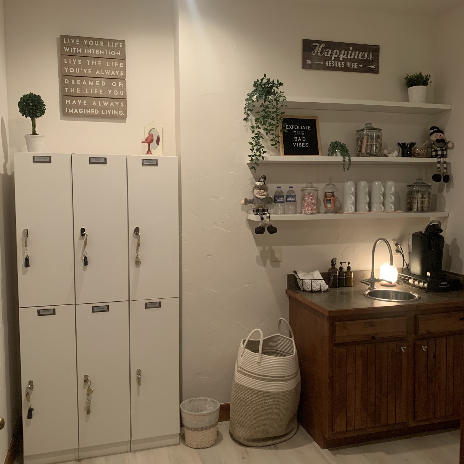 Waterside Day Spa & Salon nail photo 8